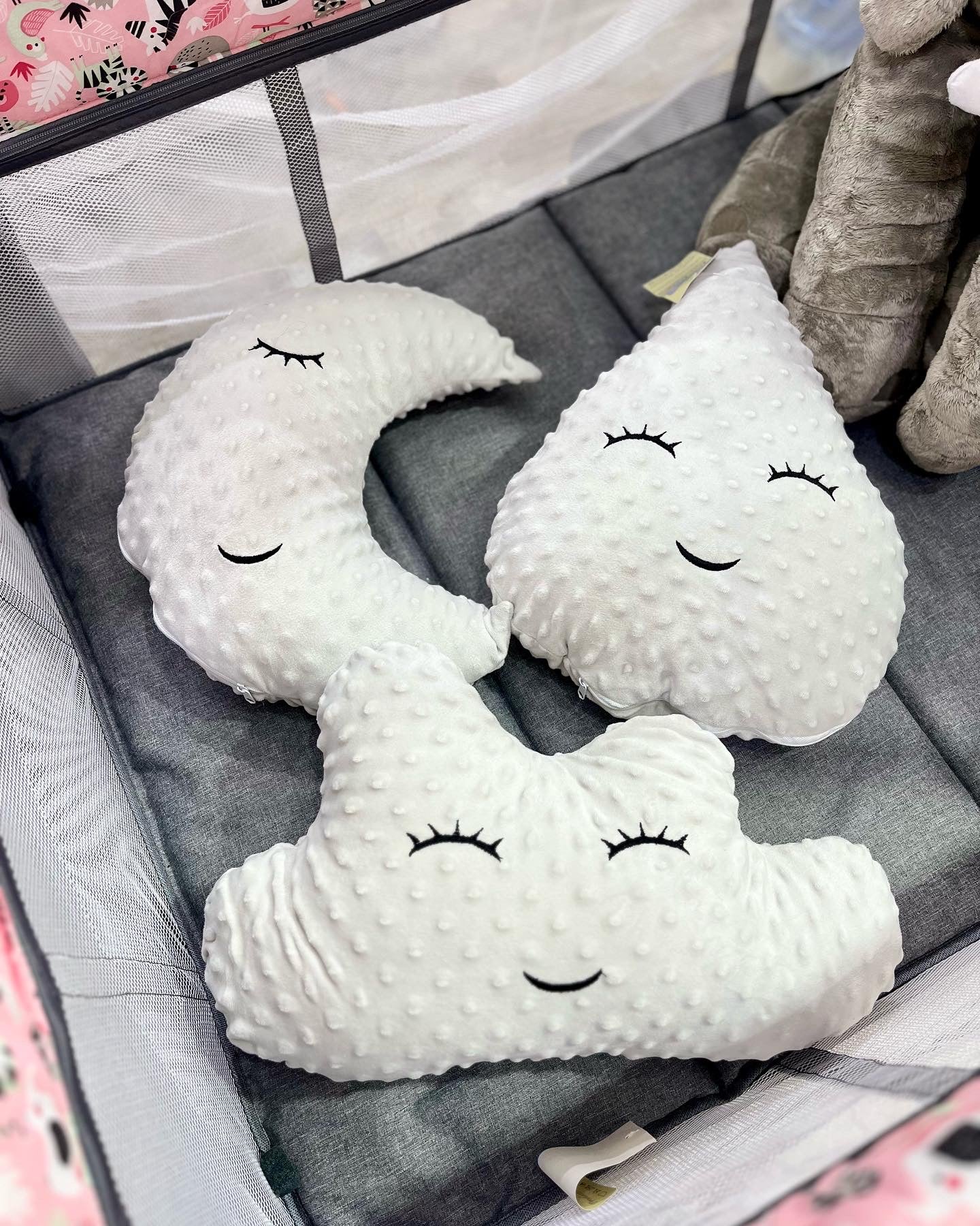 Set de almohadas con caritas